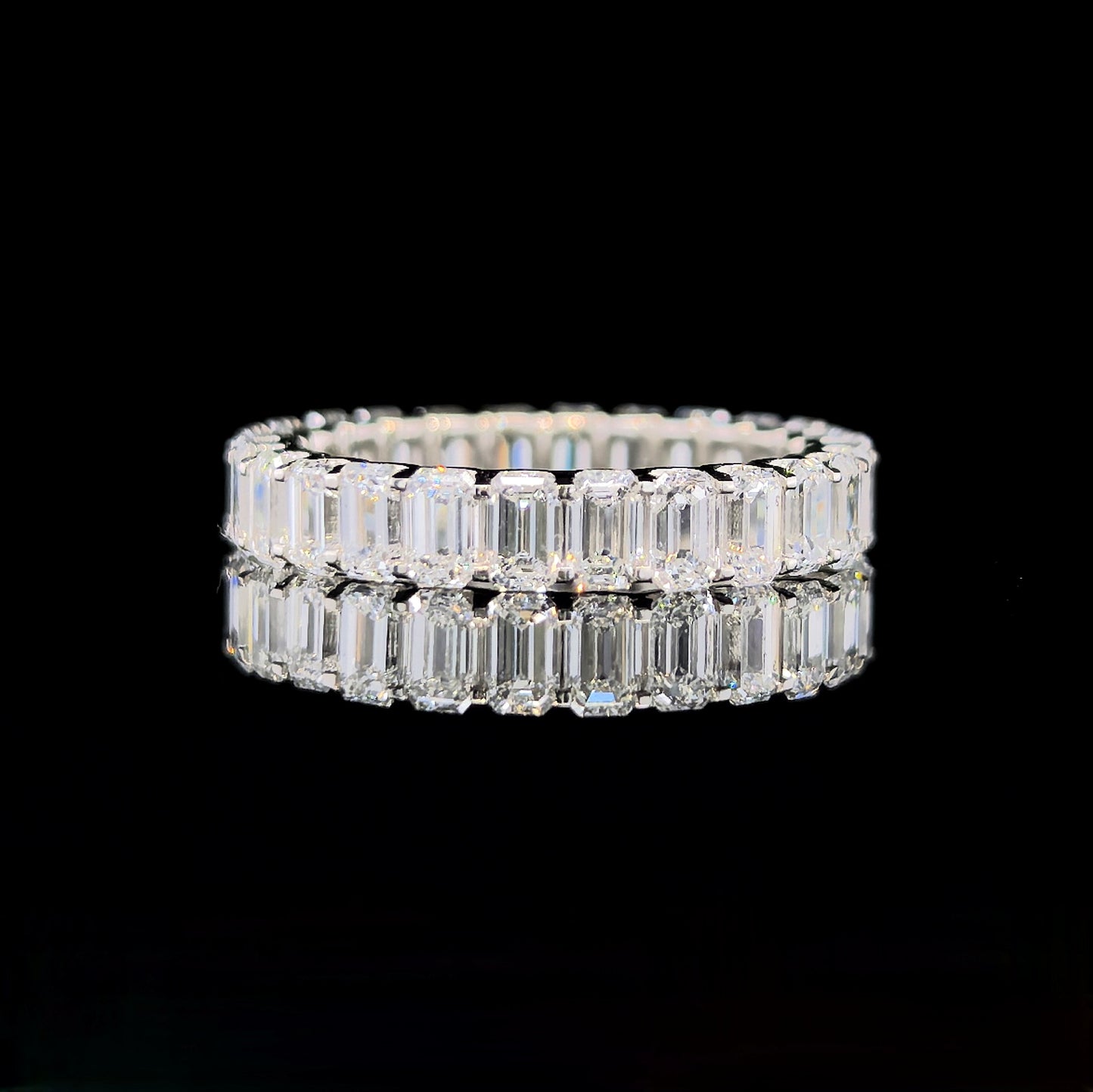 9k W/Gold, 26= 3,23ct Emerald Cut Eternity Lab Grown Diamond Ring