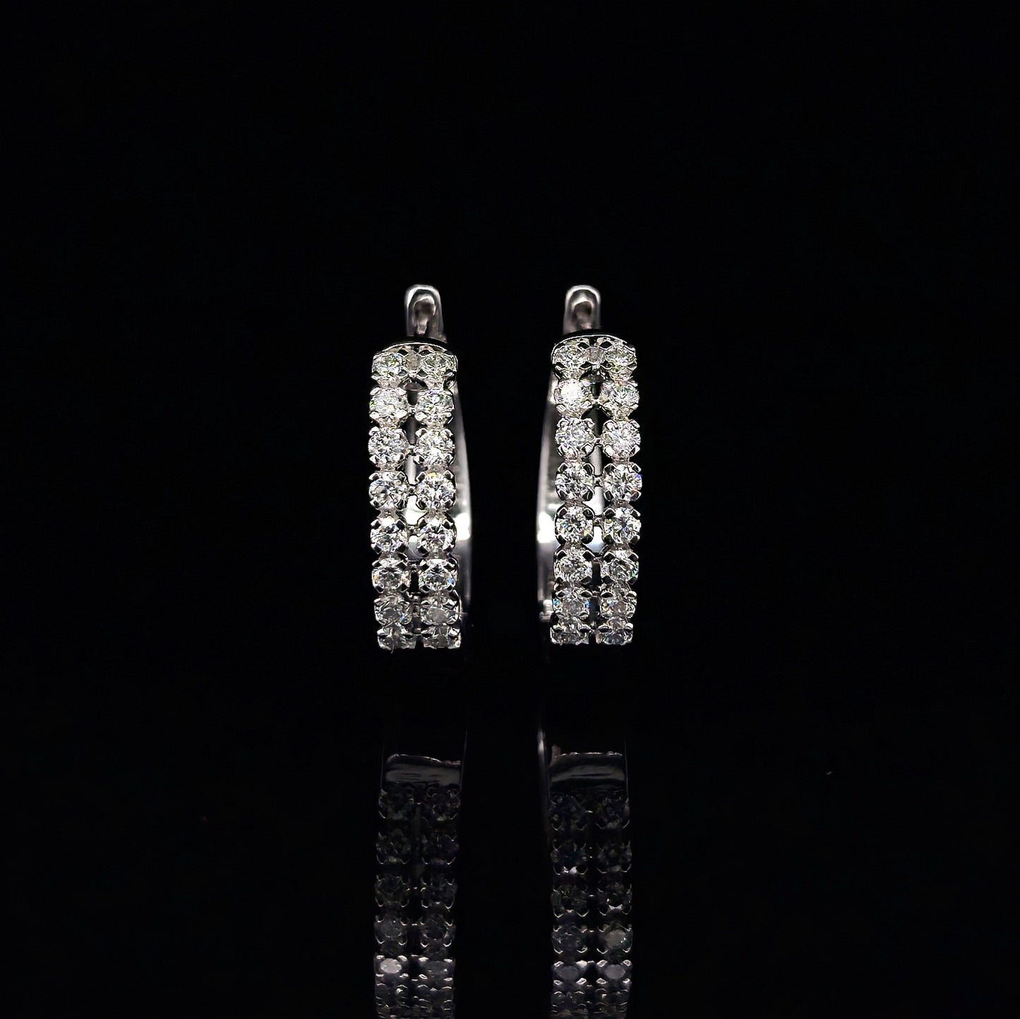 9k W/Gold, 32= 0,42ct Round Brilliant Cut Lab Grown Diamond Hoop Earrings