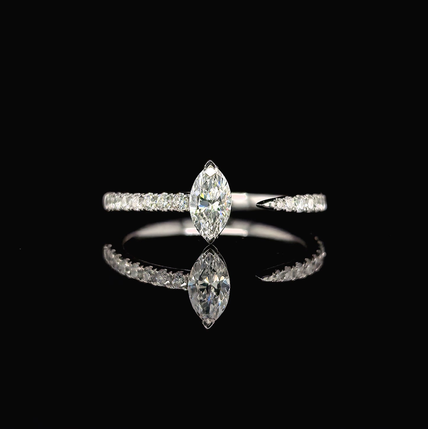 9k W/Gold, 0,26ct Marquise-Cut Pavé Lab Grown Diamond Dress Ring