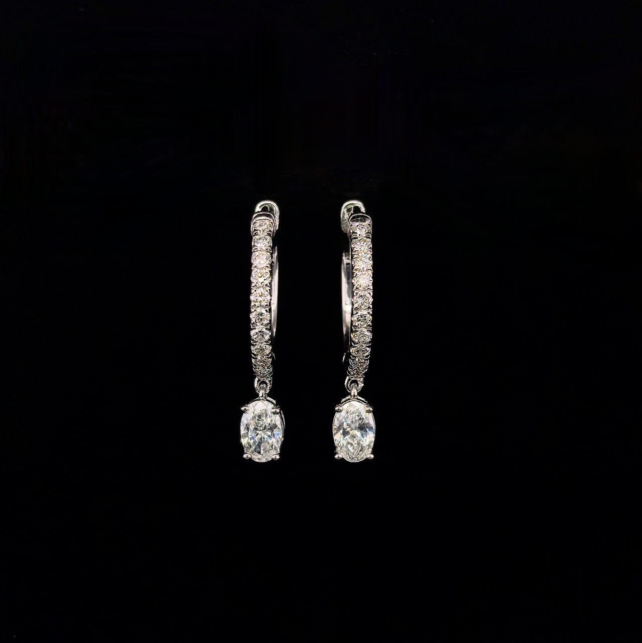 9k W/Gold, 24= 0,88ct Oval & Round Brilliant Cut Lab Grown Diamond Hoop Earrings
