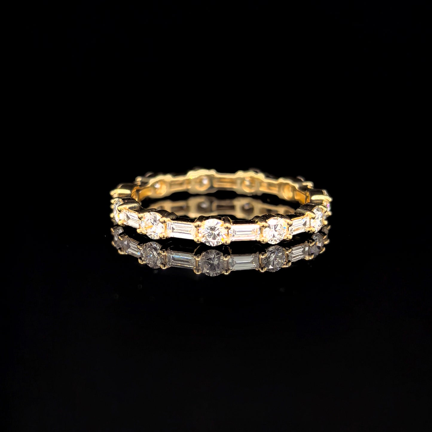 9k Y/Gold, 22=1,007ct Round & Baguette Cut Lab Grown Diamond Ring