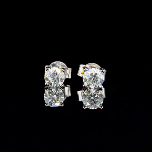 9k W/Gold, 2= 0,62ct Round Brilliant Lab Grown Diamond Stud Earrings