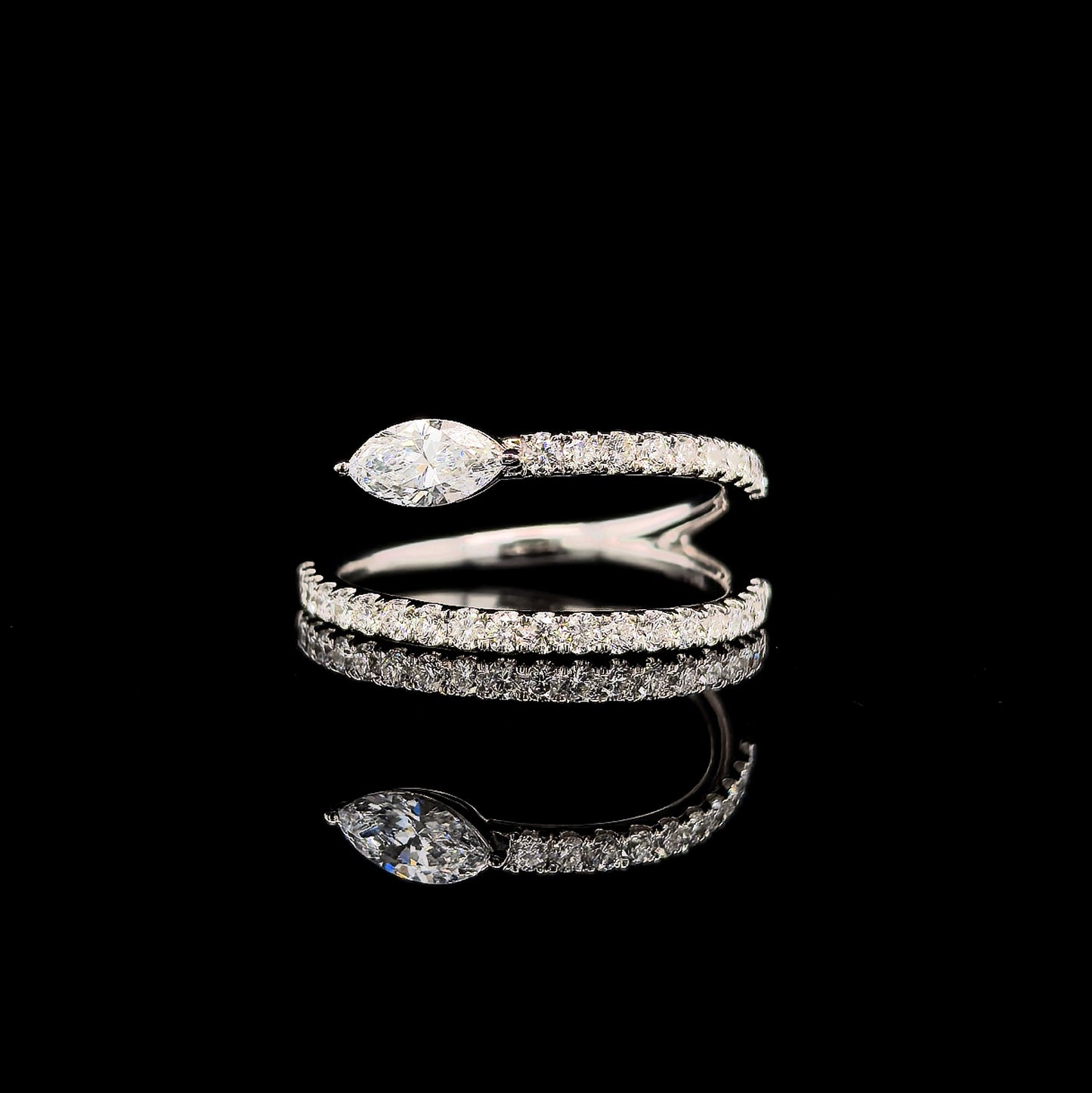 9k W/Gold, 31= 0,8ct Marquise & Round Brilliant Lab Grown Diamond Dress Ring