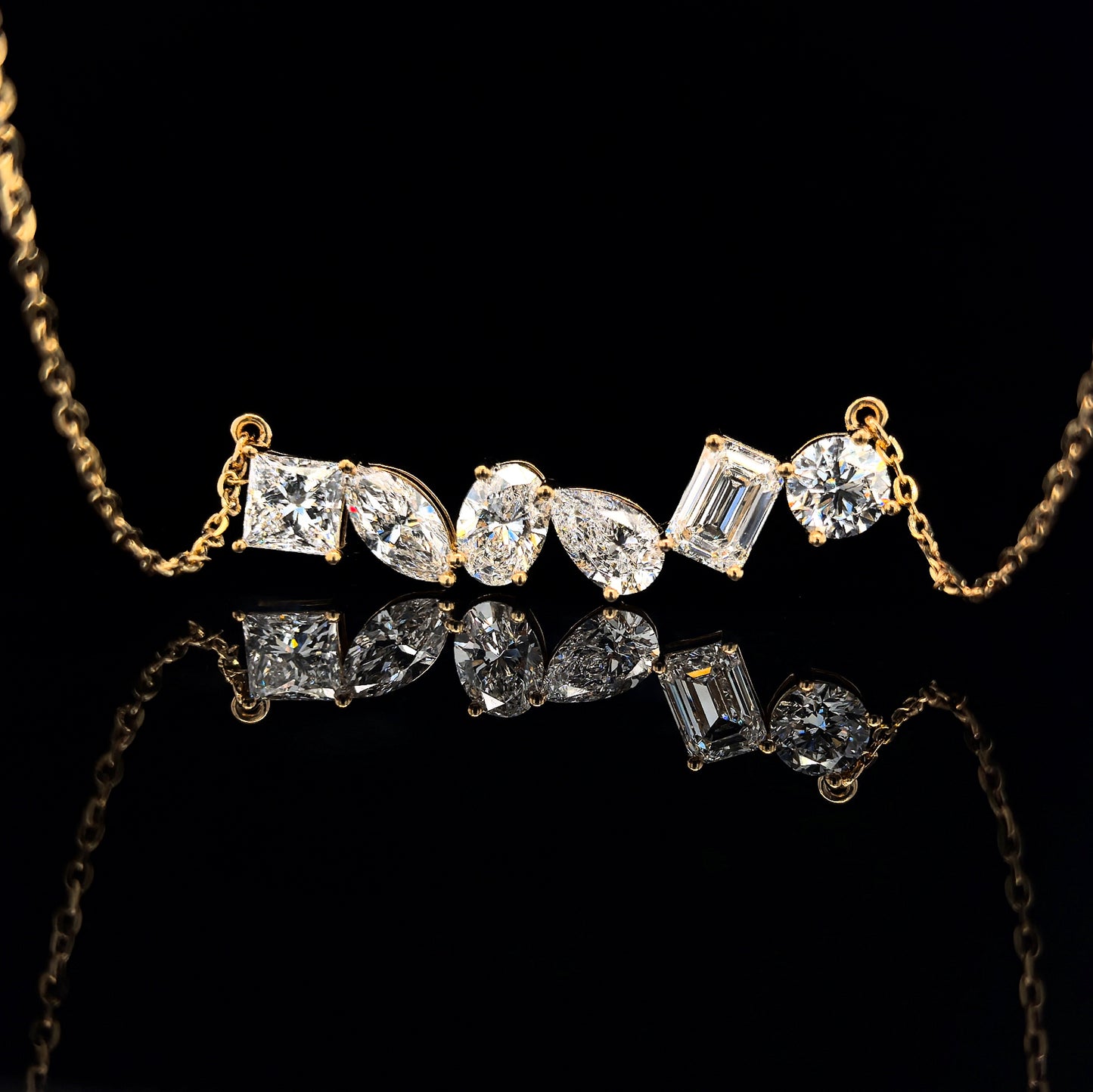9k Y/Gold, 6= 4,24ct Multi-shape Lab Grown Diamond Pendant