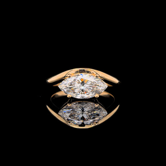 9k Y/Gold, 1,53ct Marquise Cut Solitaire Ring