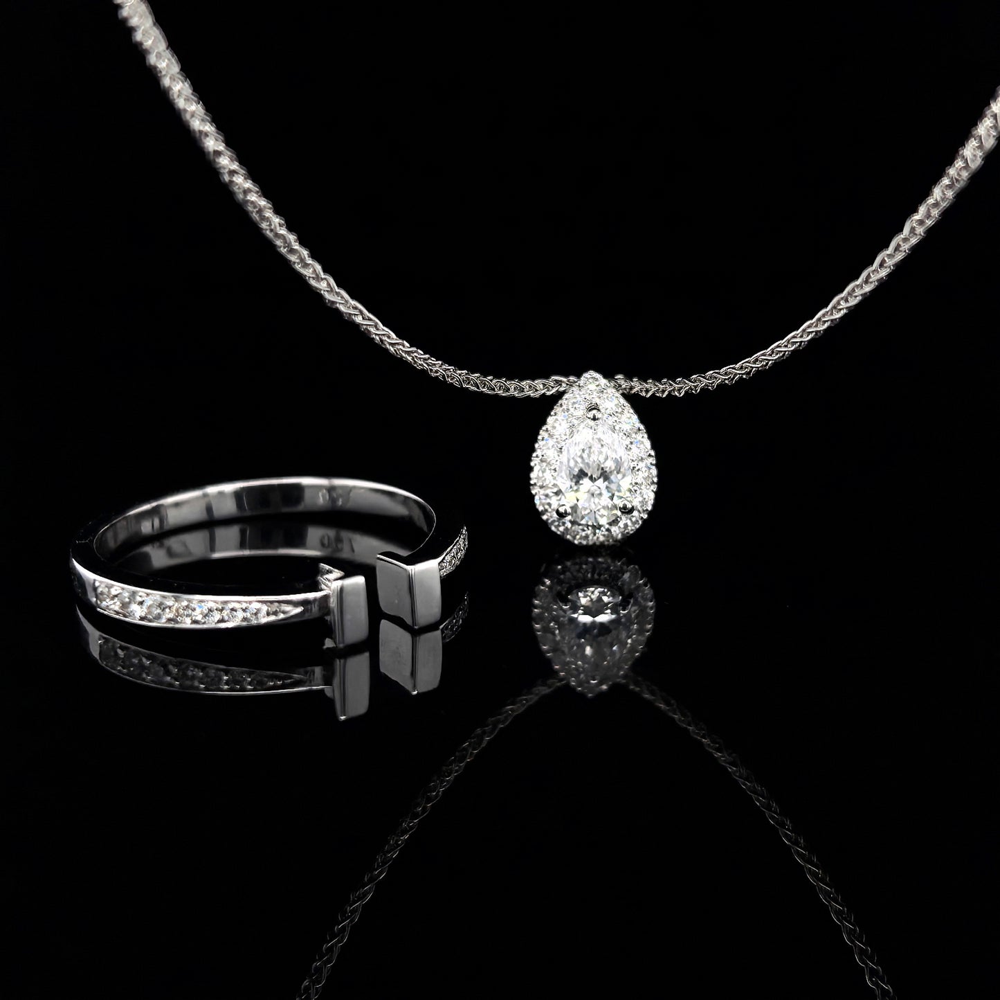18k W/Gold, 0.29ct Pear Shape Diamond Halo Convertible Ring / Pendant