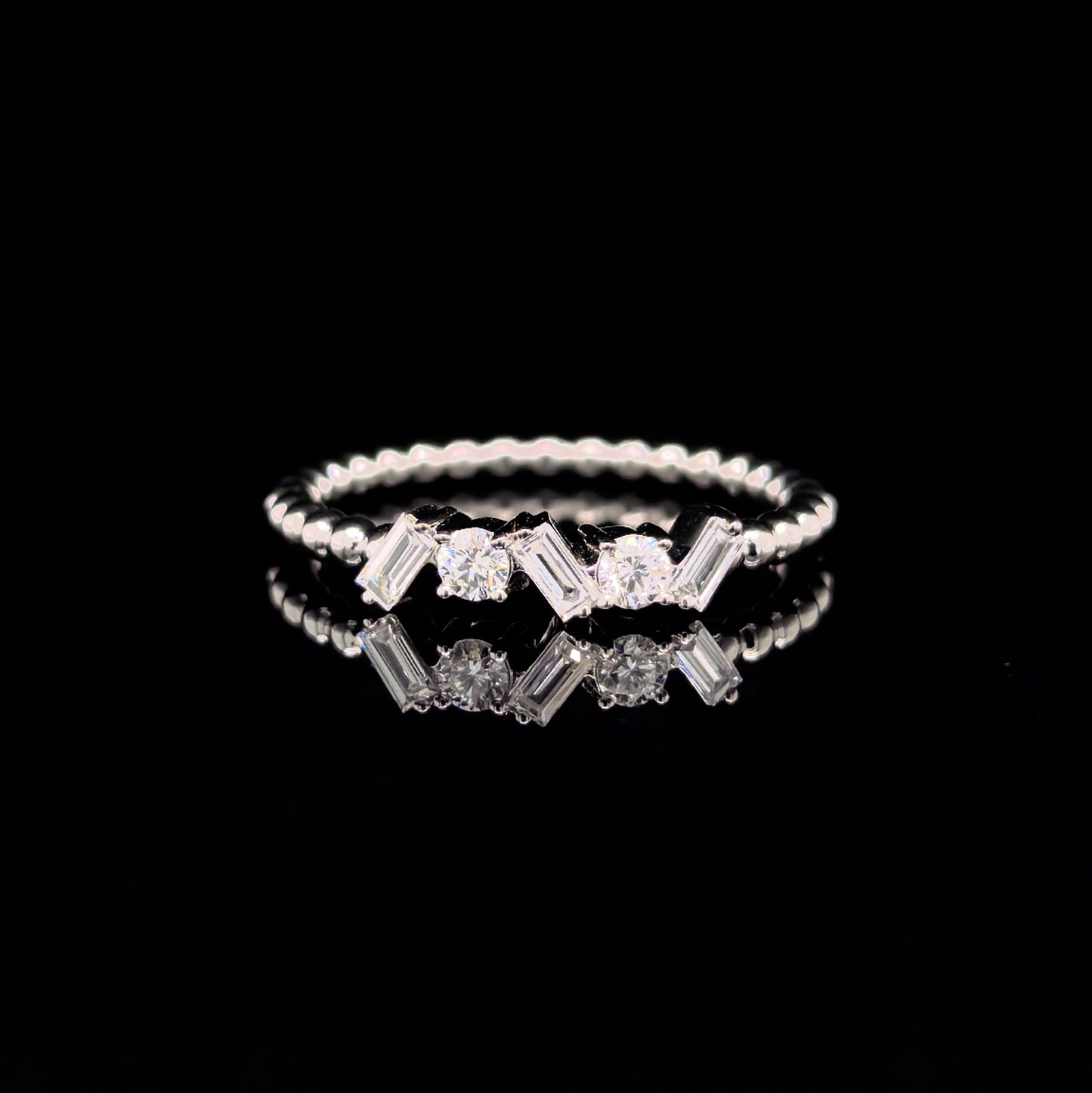 9k W/Gold, 5=0,249ct Baguette & Round Cut Lab Grown Diamond Ring